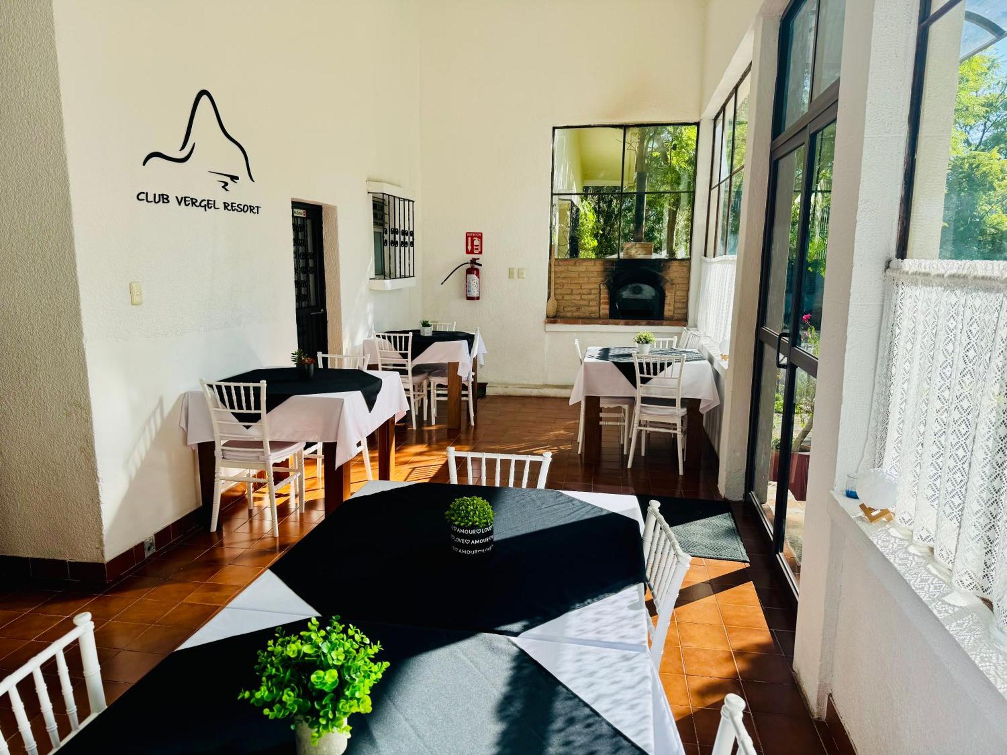Club Vergel Resort Bernal Zewnętrze zdjęcie